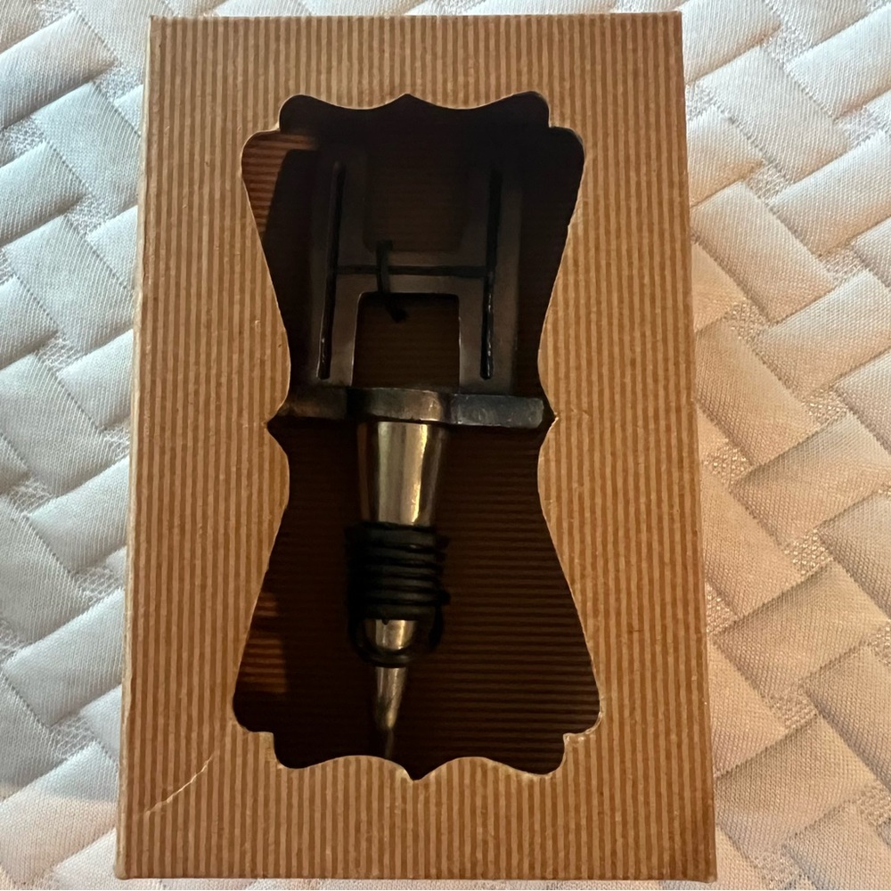 NIB Kirkland's Homestead Bottle Wine Stopper "H" Letter Bronze‎ New In Box - Picture 4 of 6